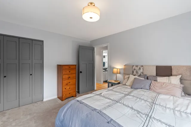 $225,000 | 116 East Freistadt Road, Unit B, Thiensville, WI 53092