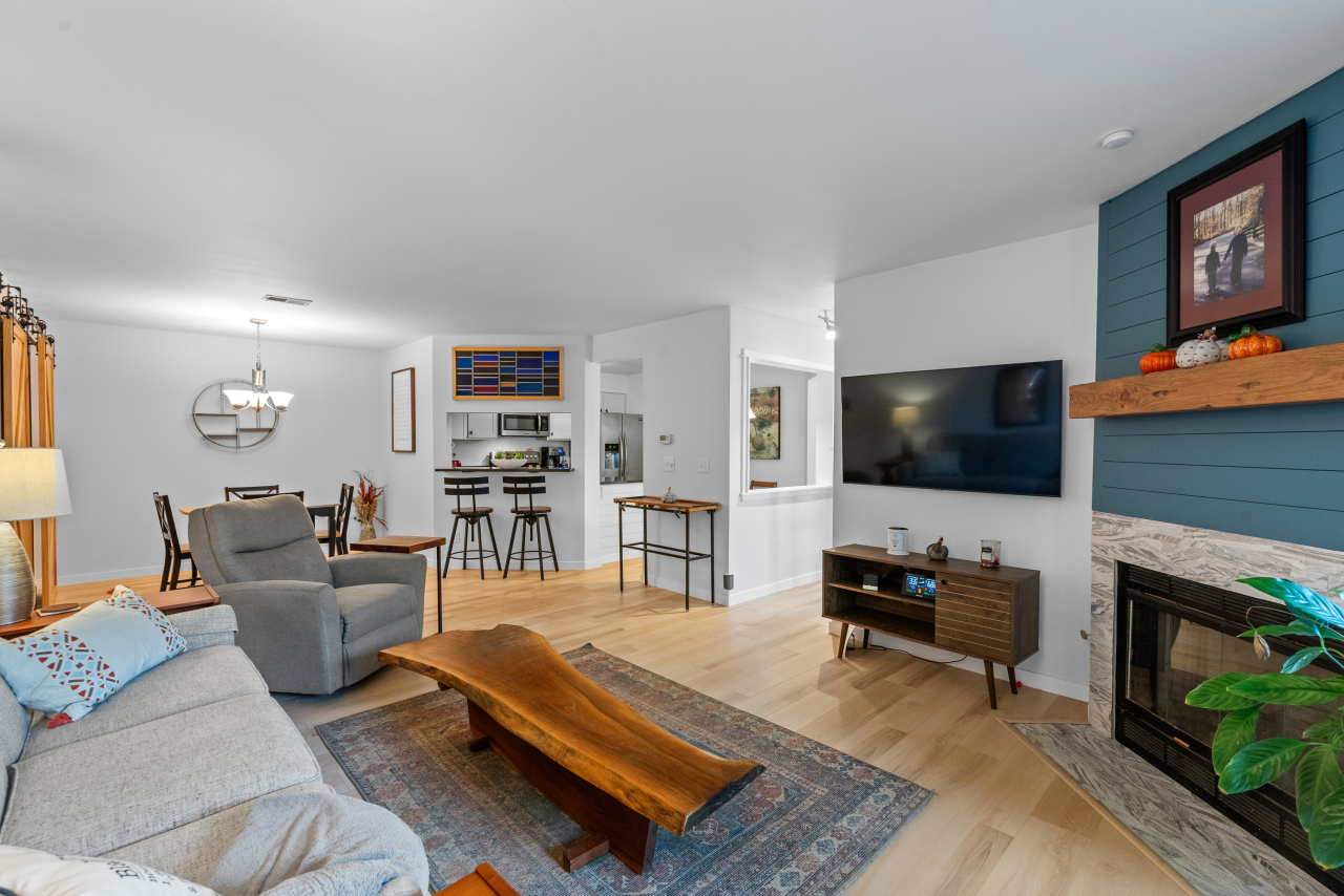 116 East Freistadt Road, Unit B Thiensville, WI 53092 - Photo 7 of 22 Photo