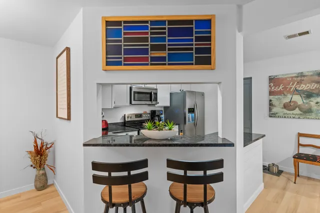 $225,000 | 116 East Freistadt Road, Unit B, Thiensville, WI 53092