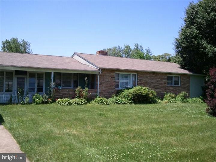 2339 Edgely Road Levittown, PA 19057 - Photo 1 of 3 Gallery Image 1