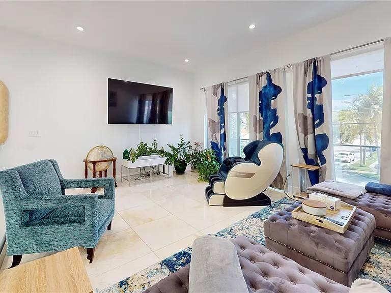 3091 Southwest 21st Street Miami, FL 33145 - Photo 7 of 20 3091 Living Area 1