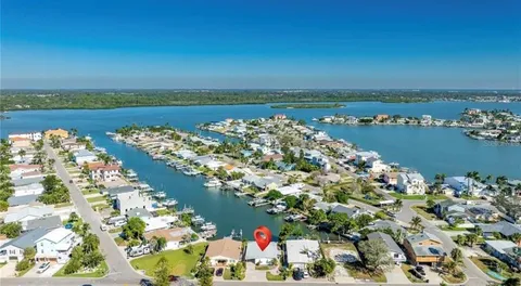 $624,900 | 17611 1st Street East, Redington Shores, FL 33708