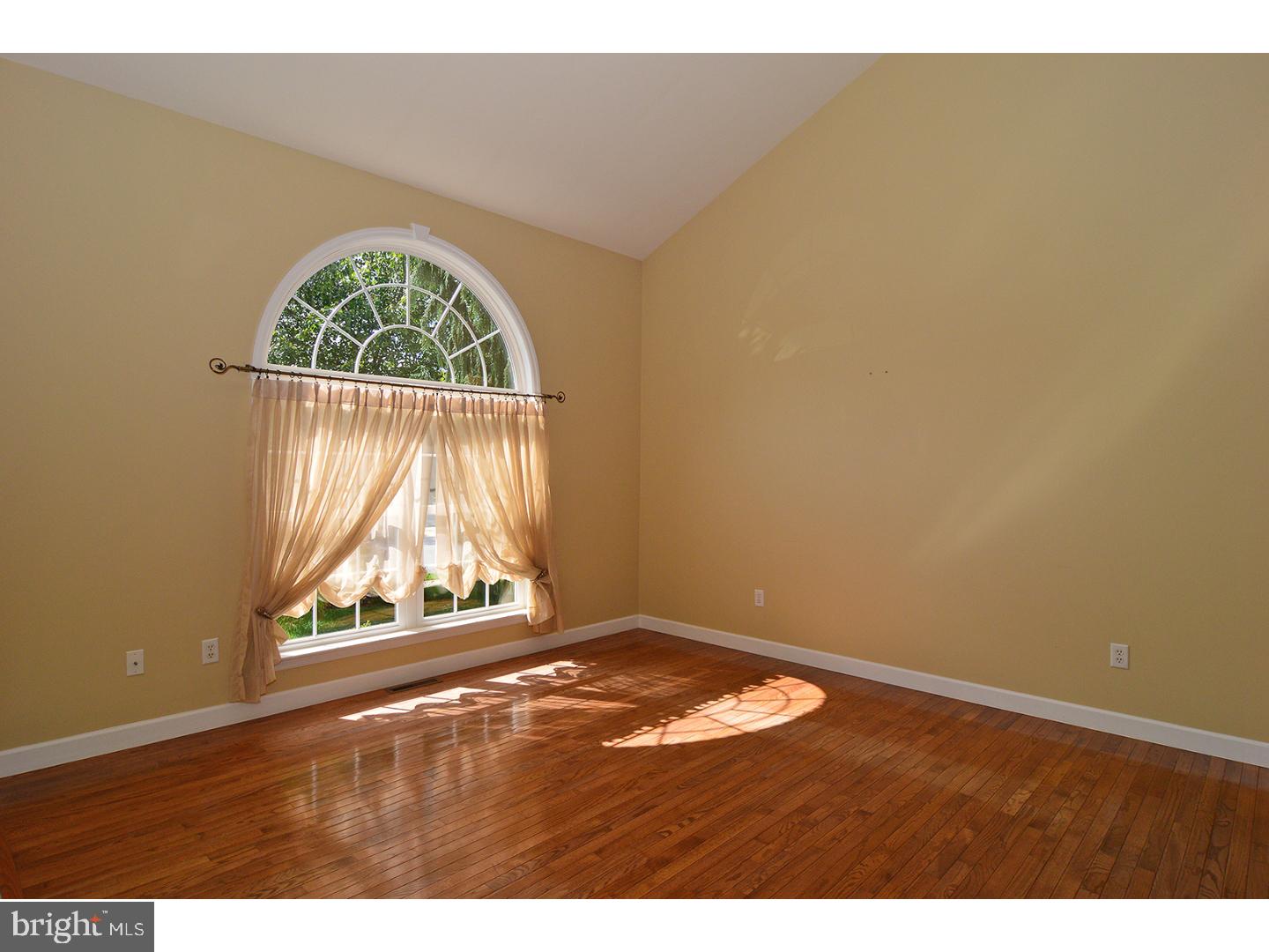 26 Connecticut Avenue Sinking Spring, PA 19608 - Photo 4 of 24 Living Room