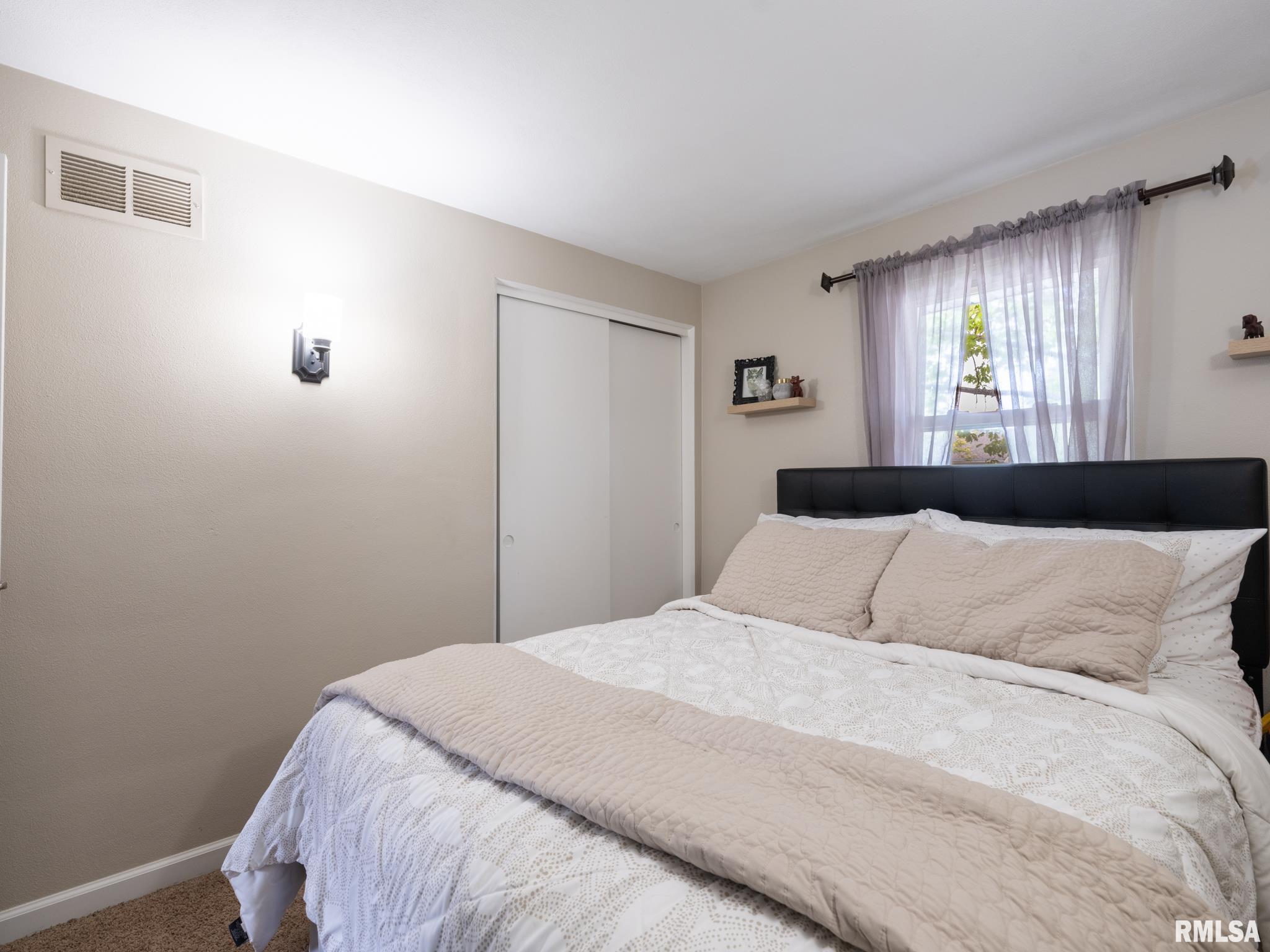 1100 Hampton Road Washington, IL 61571 - Photo 20 of 64