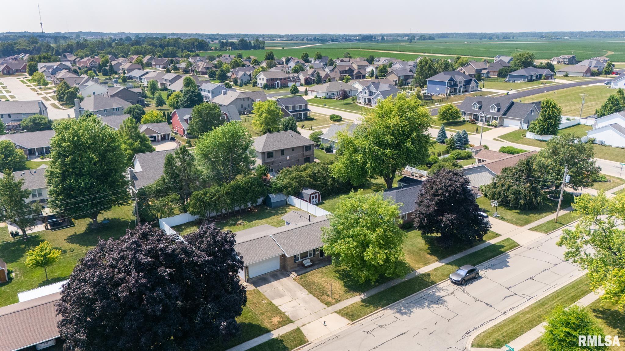 1100 Hampton Road Washington, IL 61571 - Photo 3 of 64