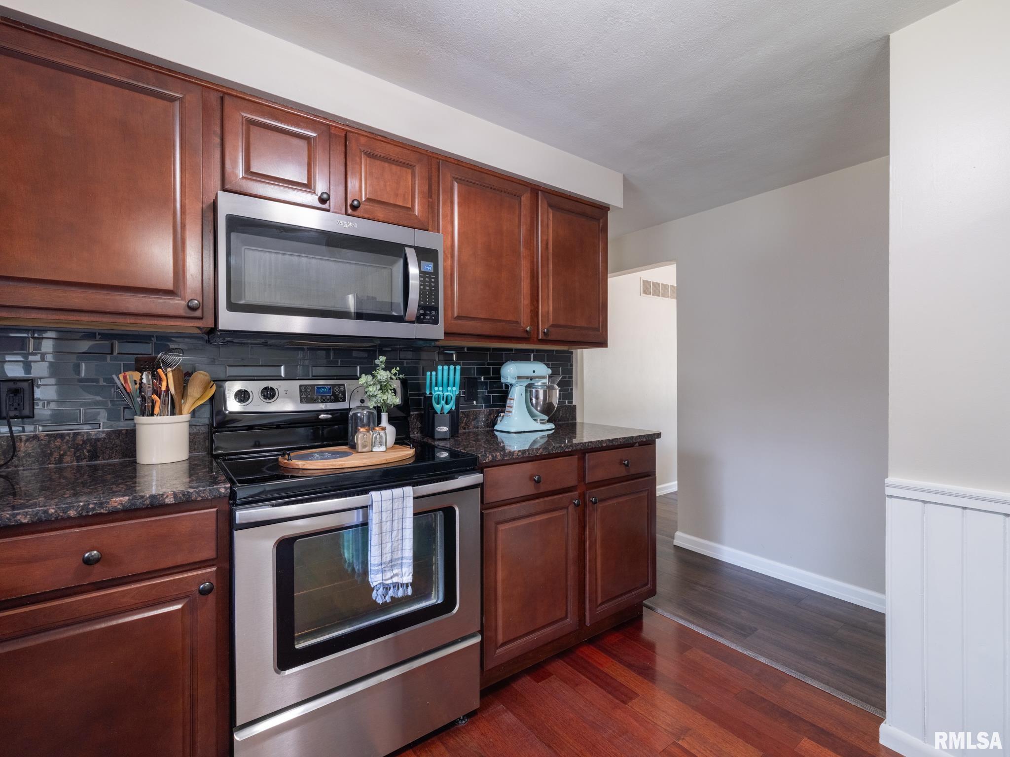 1100 Hampton Road Washington, IL 61571 - Photo 33 of 64