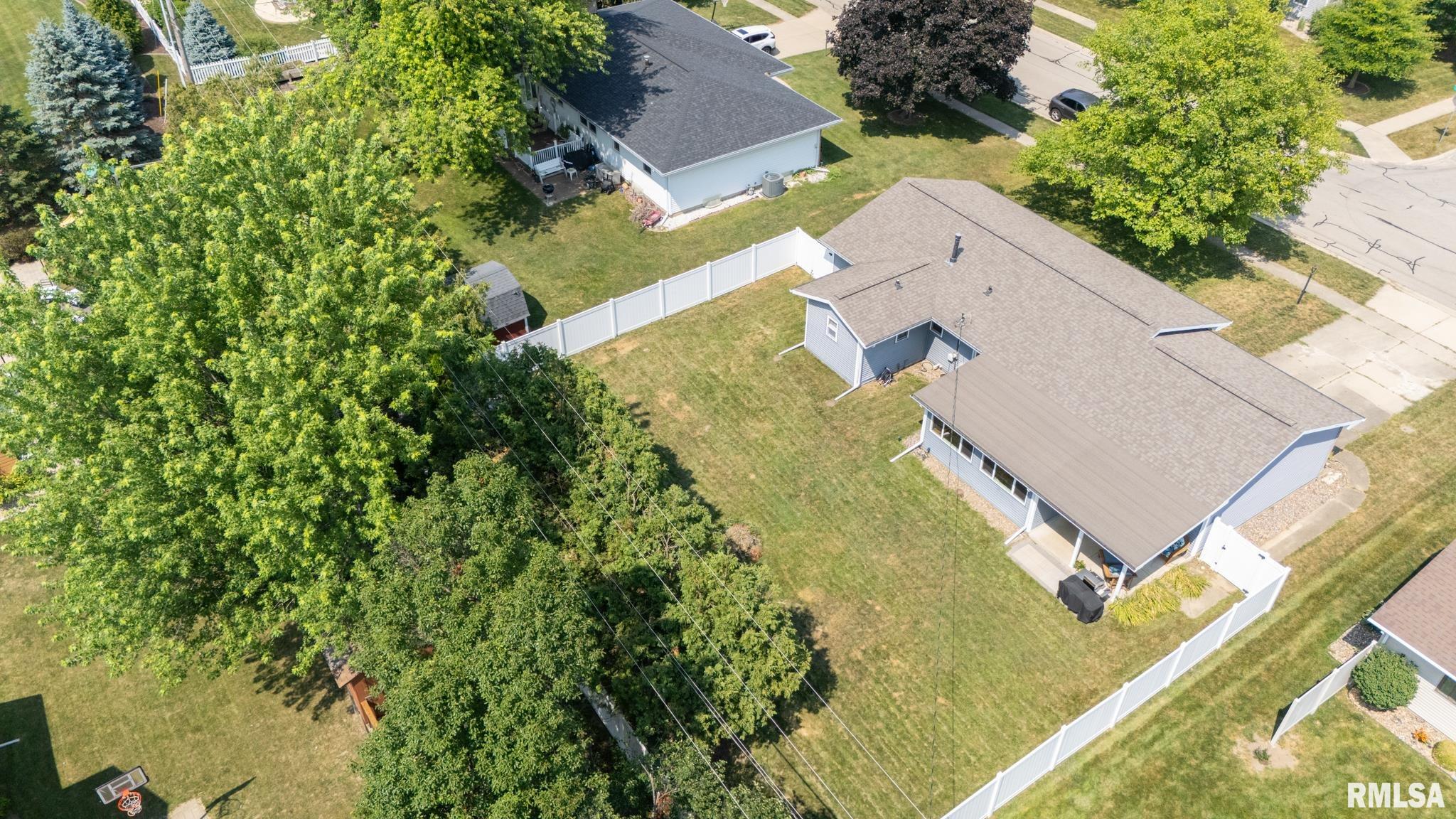 1100 Hampton Road Washington, IL 61571 - Photo 7 of 64