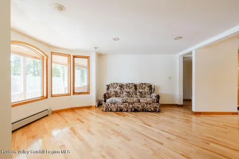 $995,000 | 17 Memory Lane, Hillsdale, NY 12529