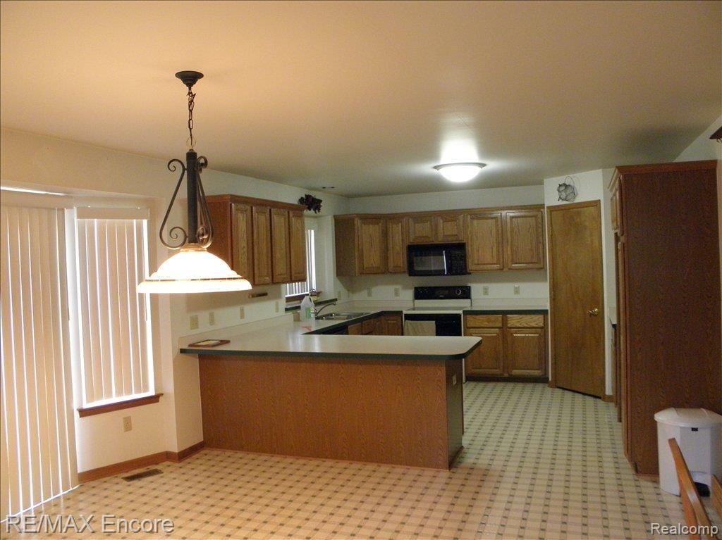 5517 Rendell Lane Clarkston, MI 48348 - Photo 5 of 6 kitchen 1