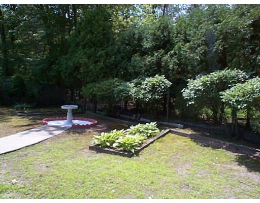 26 Pamela Road Framingham, MA 01701 - Photo 17 of 24 Gallery Image 17
