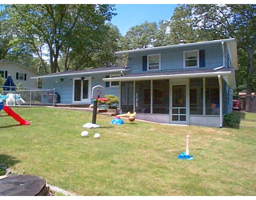 26 Pamela Road Framingham, MA 01701 - Photo 20 of 24 Gallery Image 20