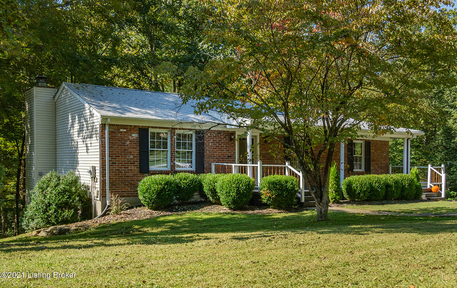 13201 Creekview Road Prospect, KY 40059 - Photo 2 of 61 13201-Creekview-Rd-20211004_002