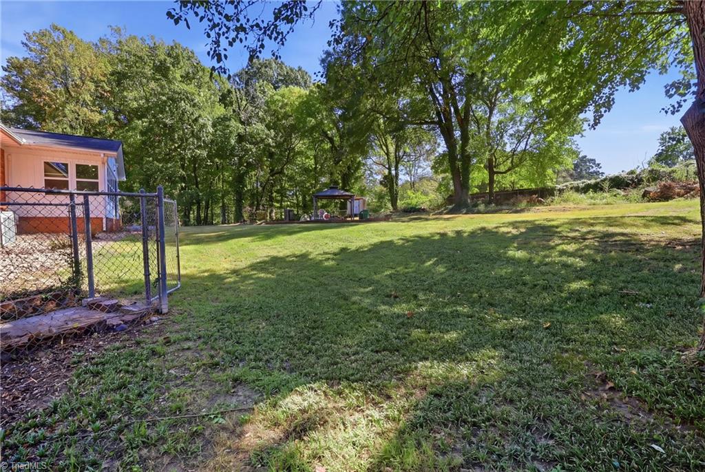 406 Spring Road Jamestown, NC 27282 - Photo 33 of 45 Gallery Image 33