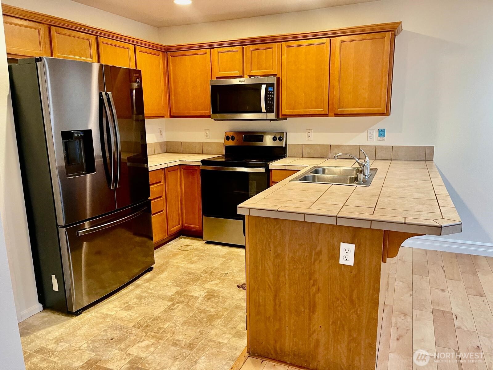 6827 41st Street East Fife, WA 98424 - Photo 6 of 21