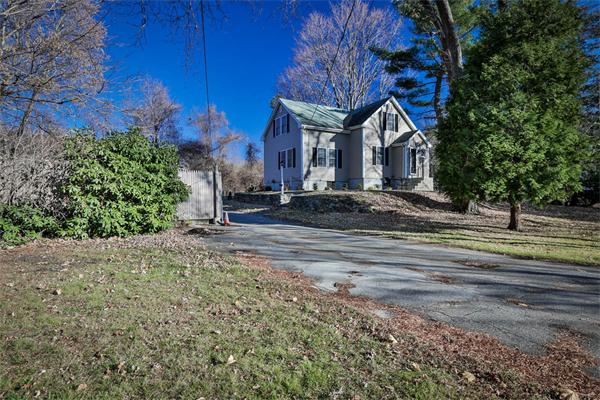 26 Border Road Reading, MA 01867 - Photo 1 of 16 Gallery Image 1