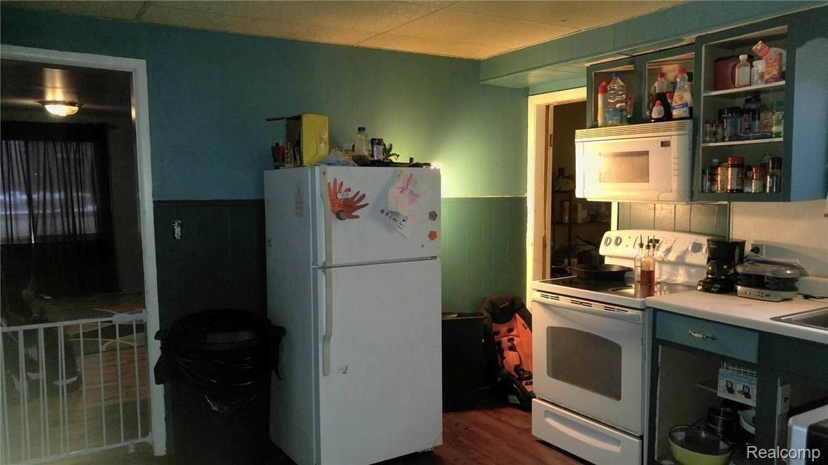 5056 East Stanley Road Flint, MI 48506 - Photo 5 of 15 12545736_10205595657112256_673934143_o.jpg