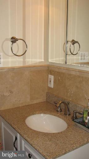 8640 Sinclair Mill Road Manassas, VA 20112 - Photo 4 of 21 Bath #2