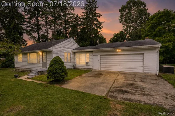 $200,000 | 46555 North Avenue, Macomb, MI 48042