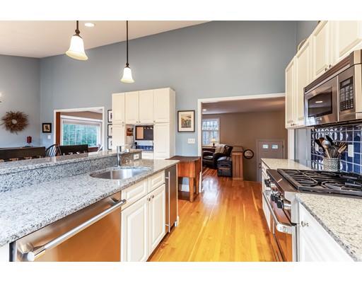 262 Pelham Island Road Wayland, MA 01778 - Photo 9 of 27