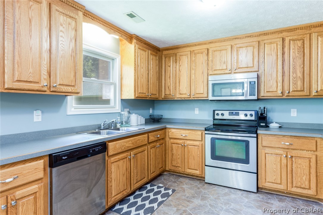 7841 Dutton Road Gloucester, VA 23061 - Photo 12 of 34 Gallery Image 12