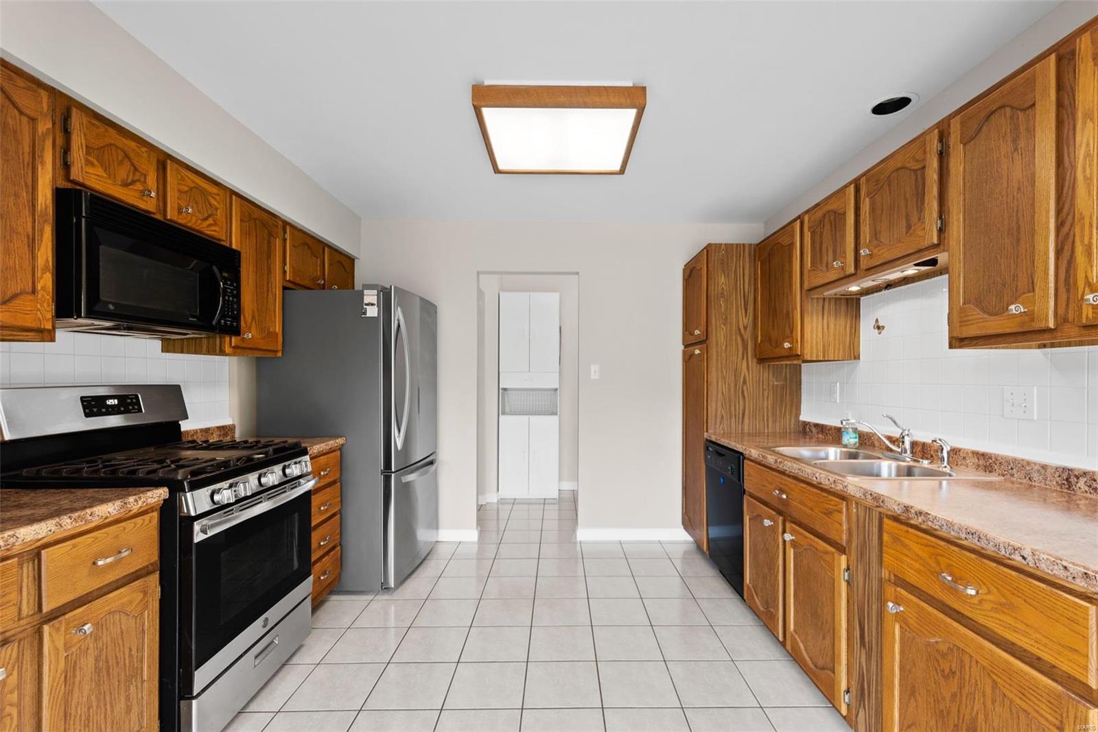 5495 Bourbeuse Common, Unit 4 Weldon Spring, MO 63304 - Photo 13 of 42 Gallery Image 13