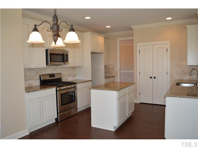 933 Palace Garden Way Raleigh, NC 27603 - Photo 11 of 25 Kitchen