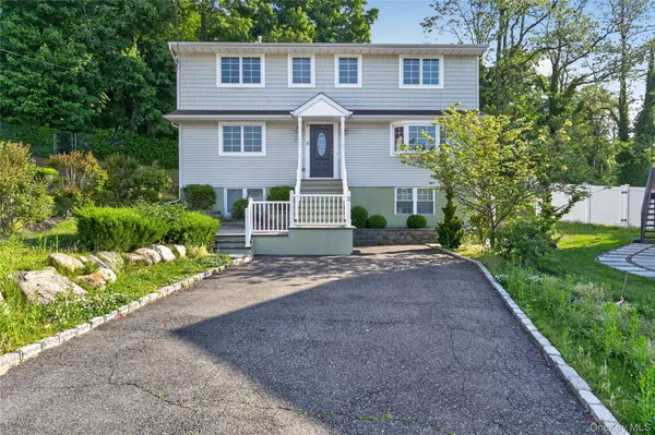 $4,800 | 8 Lee Gray Court, Glen Cove, NY 11542