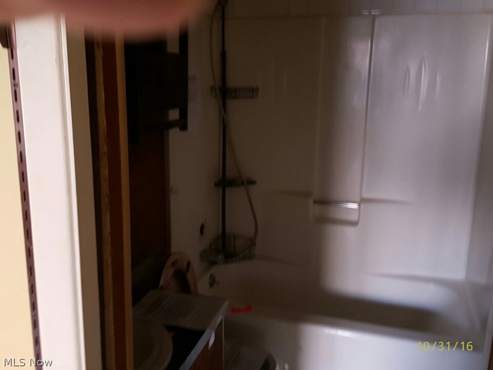 38730 Chestnut Ridge Road Elyria, OH 44035 - Photo 3 of 6 Gallery Image 3