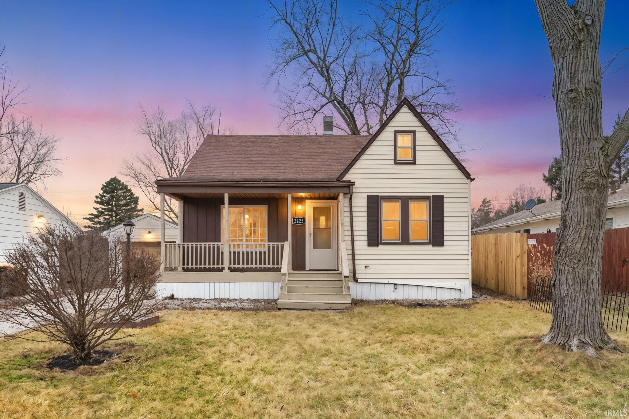 2425 White Oak Avenue Fort Wayne, IN 46805 - Photo 1 of 34