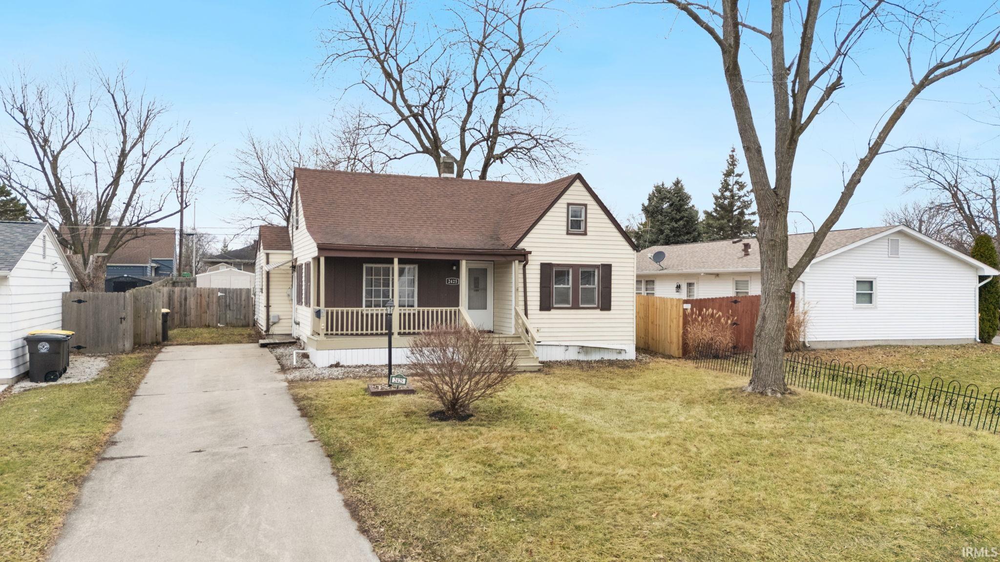 2425 White Oak Avenue Fort Wayne, IN 46805 - Photo 3 of 34