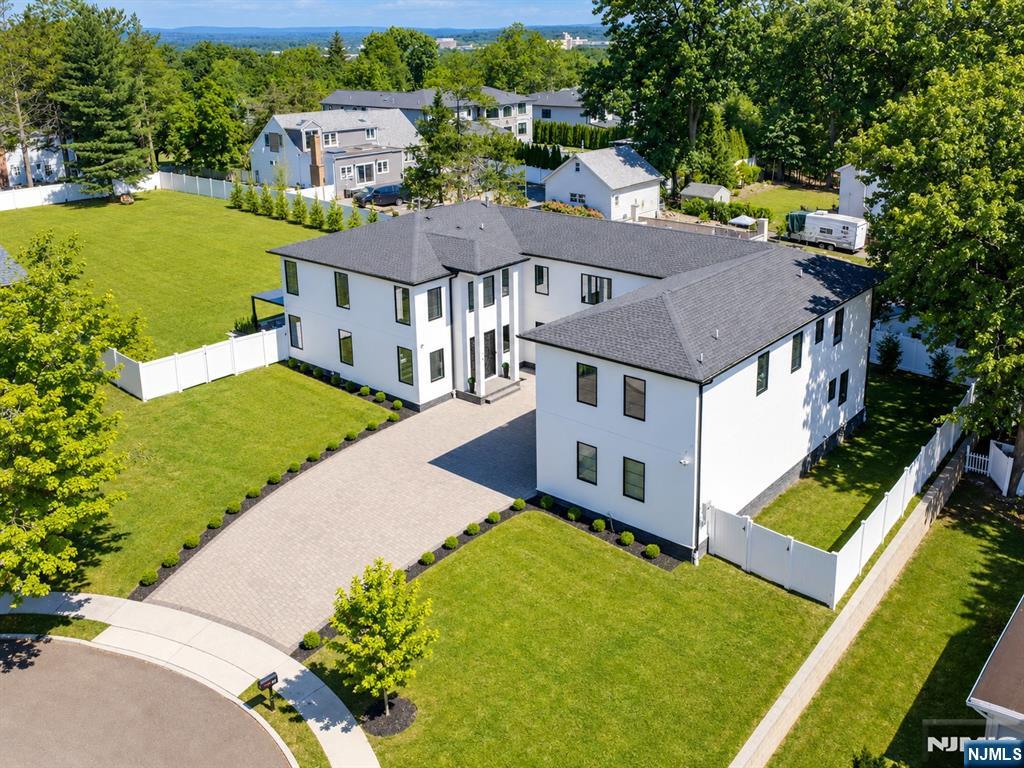 191 Nimitz Road Paramus, NJ 07652 - Photo 2 of 49