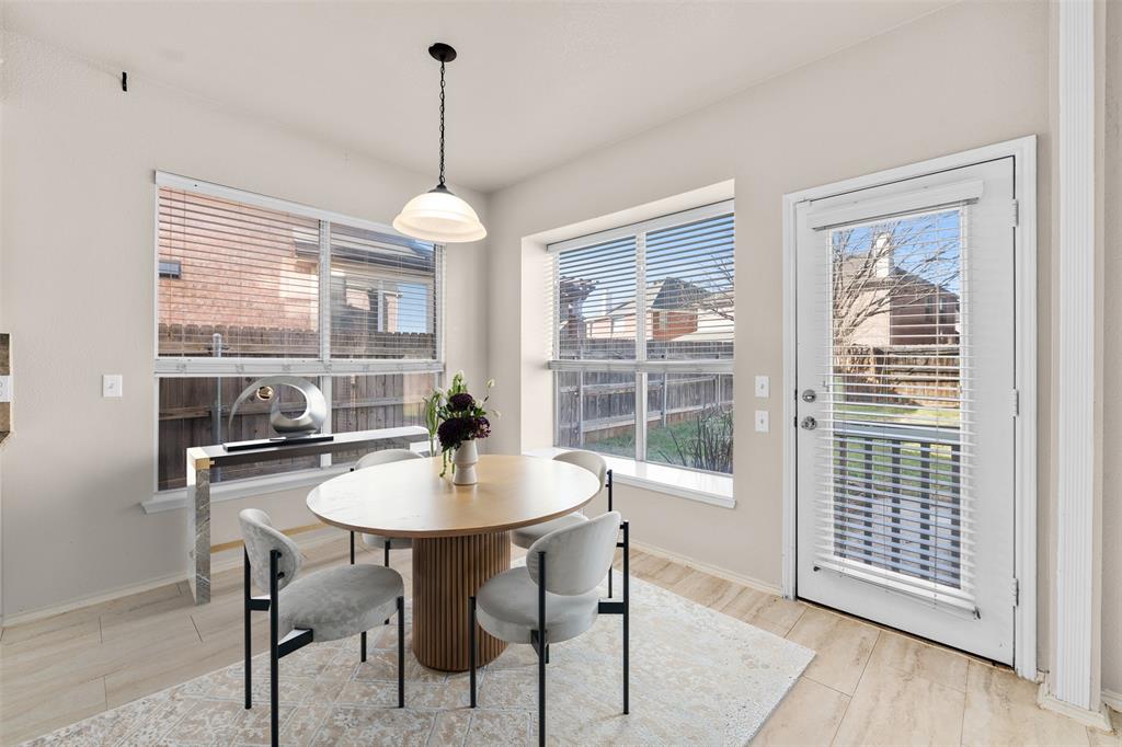 211 Nutmeg Lane Euless, TX 76039 - Photo 11 of 33 Virtually staged