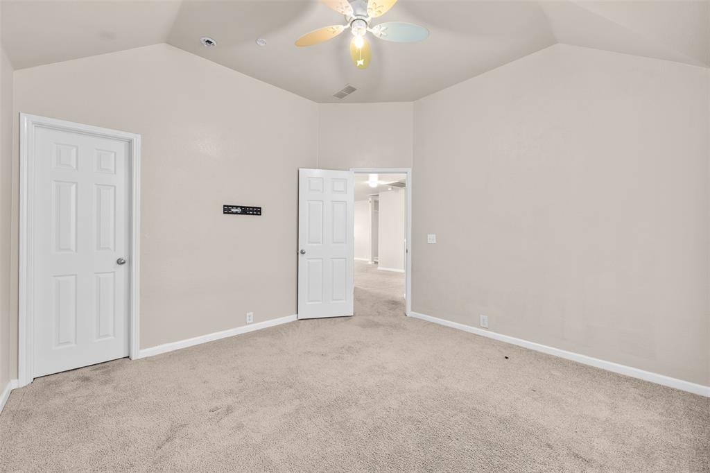 211 Nutmeg Lane Euless, TX 76039 - Photo 20 of 33