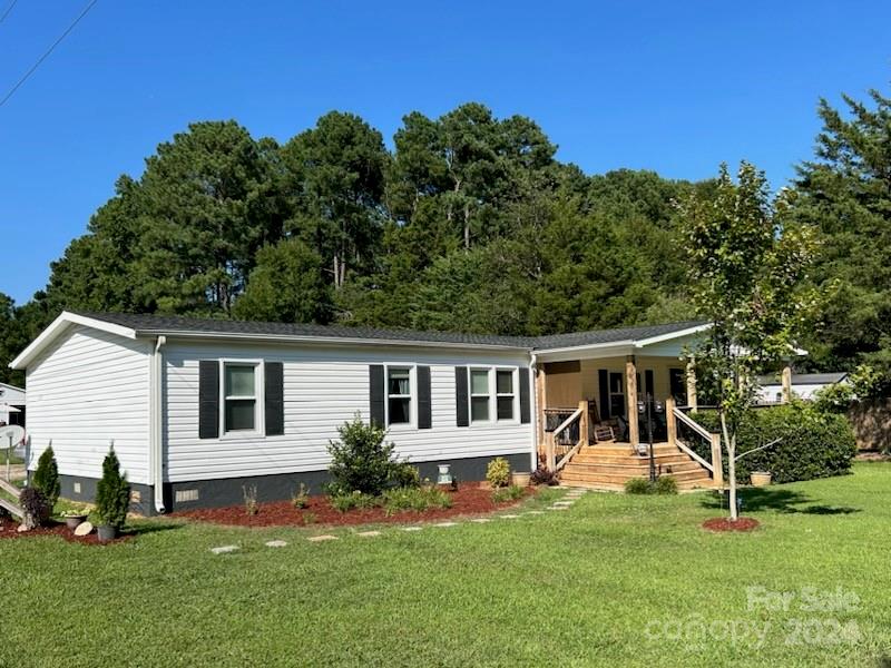 3250 Ferguson Long Road York, SC 29745 - Photo 4 of 32 front view of a house with a yard