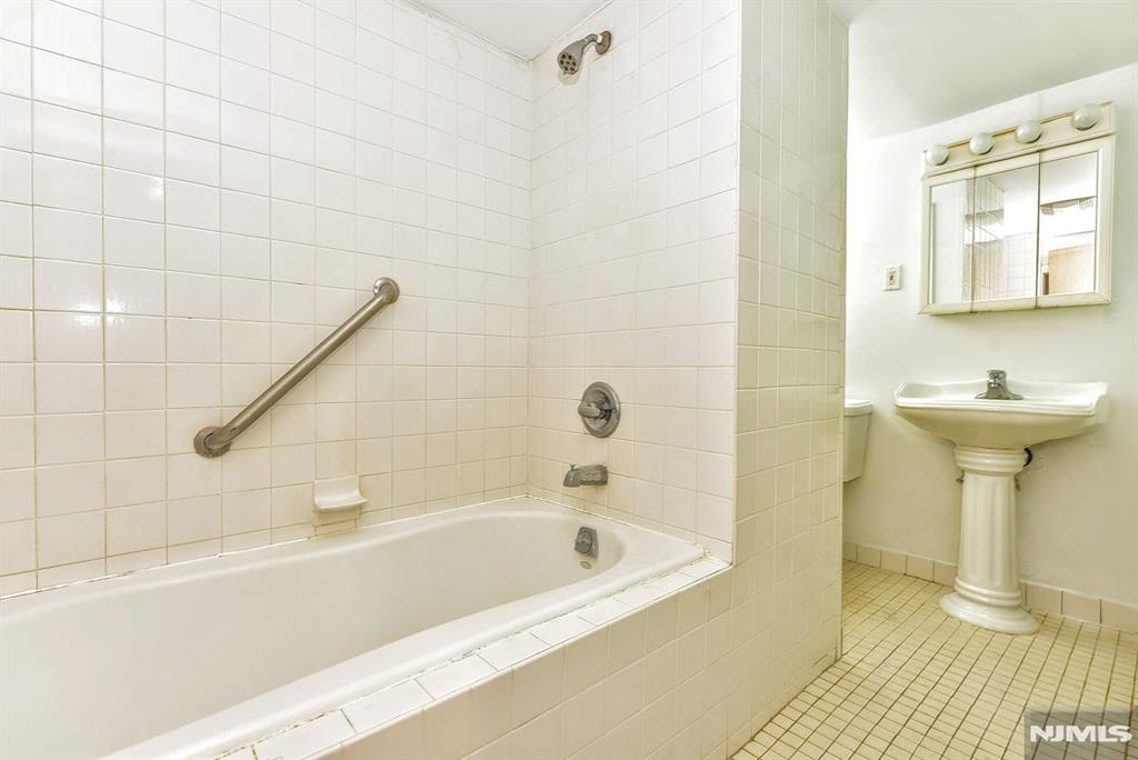 88 Woodland Avenue Rutherford, NJ 07070 - Photo 11 of 16