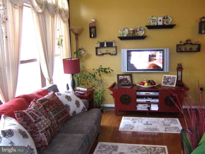 4401 Summer Grape Road, Unit 4401 Pikesville, MD 21208 - Photo 11 of 28 sunroom/1st floor den