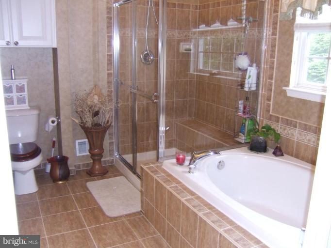 4401 Summer Grape Road, Unit 4401 Pikesville, MD 21208 - Photo 13 of 28 ceramic master bath