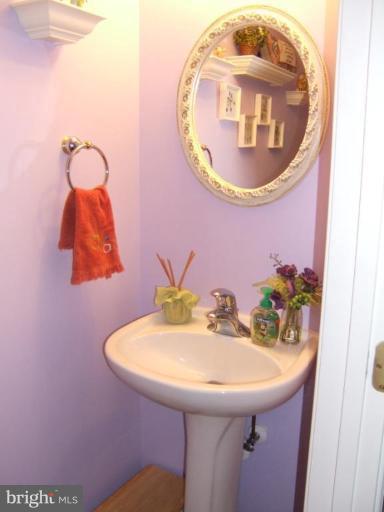 4401 Summer Grape Road, Unit 4401 Pikesville, MD 21208 - Photo 19 of 28 1st floor powder room