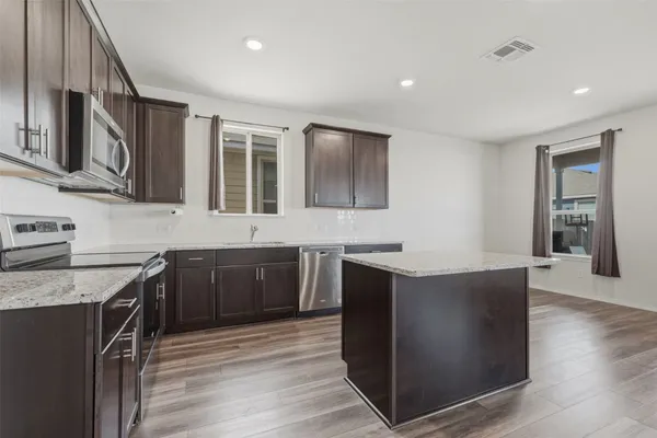 $1,925 | 201 Katie Elder Drive, Jarrell, TX 76537