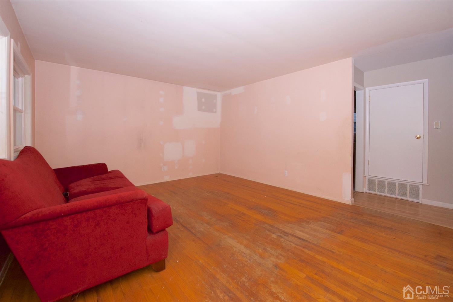 44 Ridgeview Road Jamesburg, NJ 08831 - Photo 5 of 21 Gallery Image 5