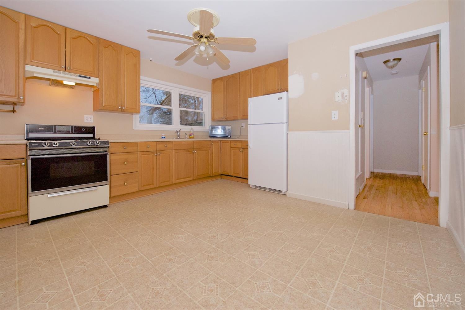 44 Ridgeview Road Jamesburg, NJ 08831 - Photo 7 of 21 Gallery Image 7