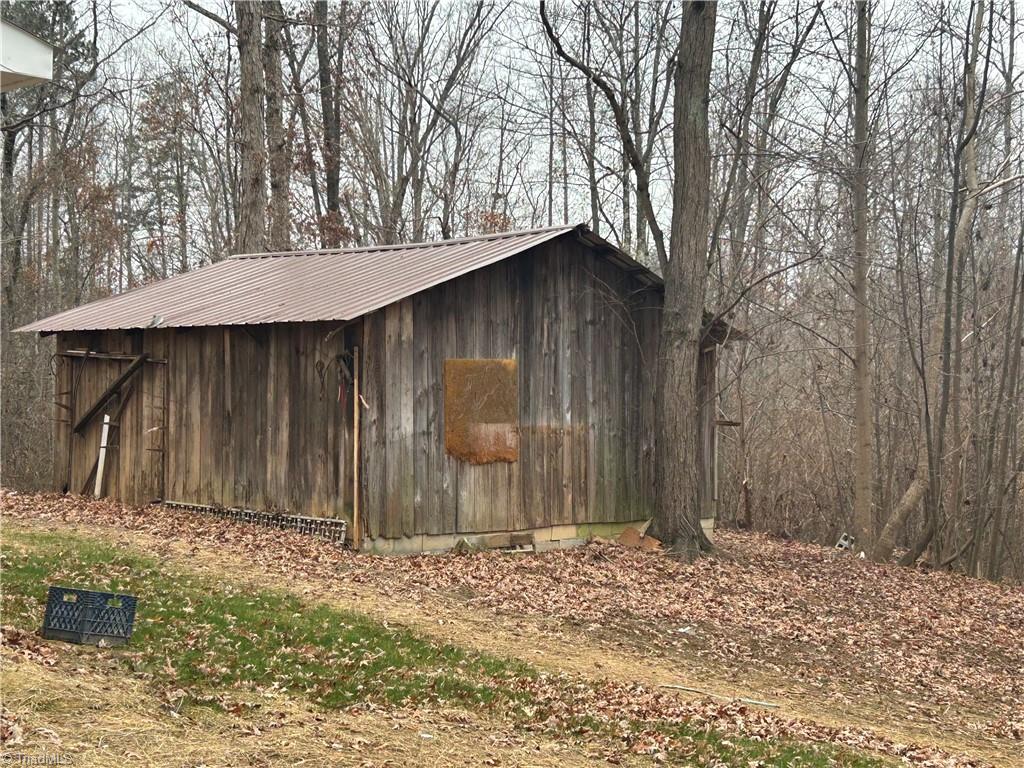 7280 Dennis Road Walnut Cove, NC 27052 - Photo 8 of 28