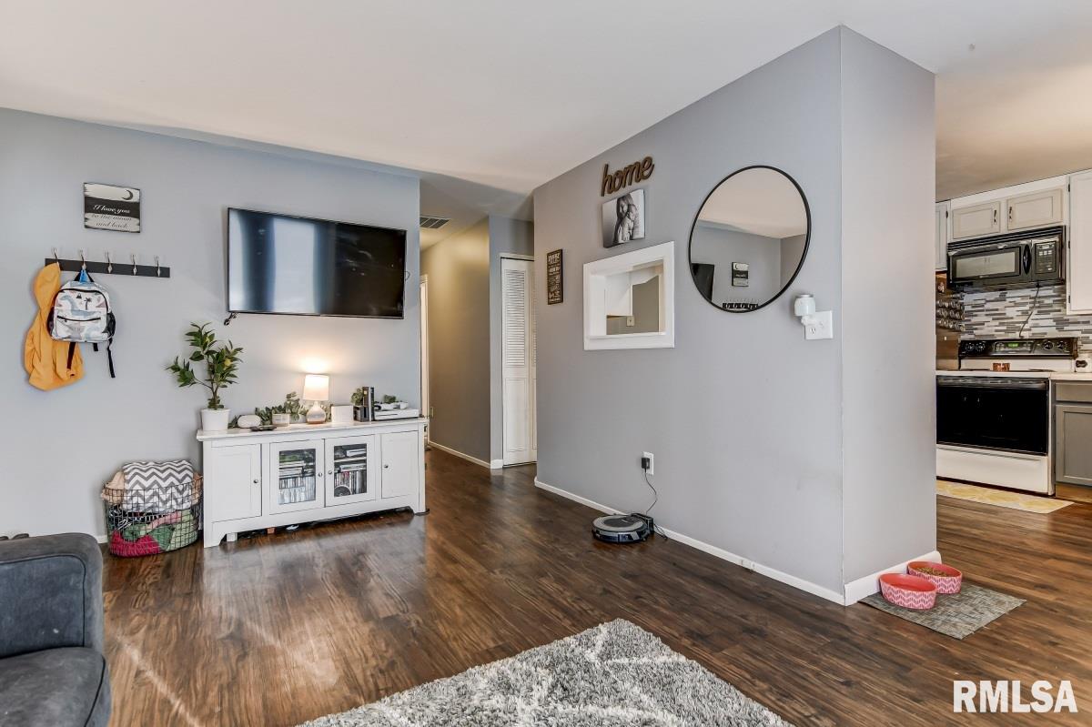 412 Lexington Heights Drive Rochester, IL 62563 - Photo 3 of 15 Gallery Image 3