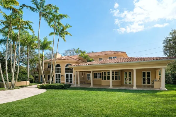 $6,850,000 | 6025 Southwest 108th Street, Pinecrest, FL 33156