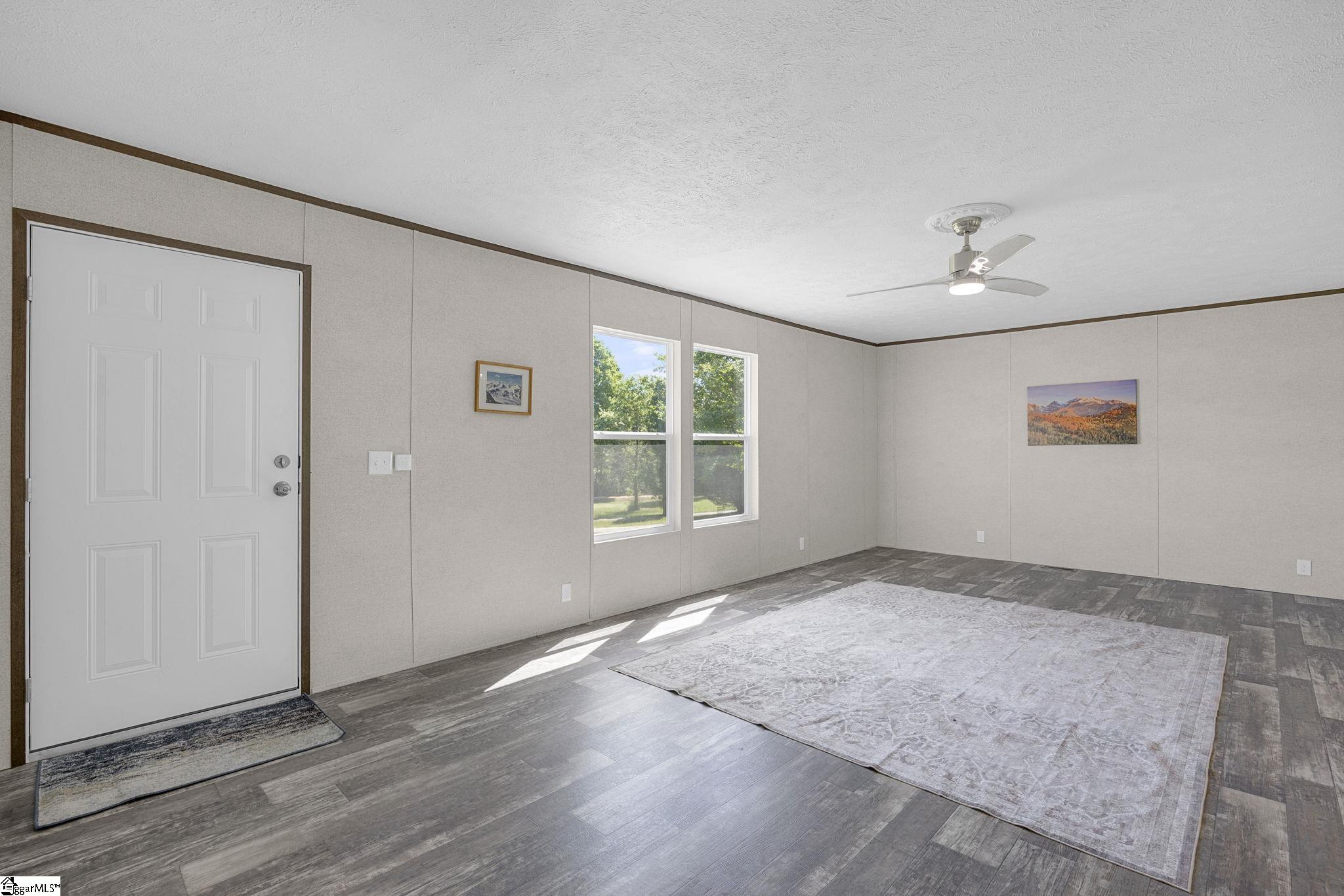 375 Griggs Road Six Mile, SC 29682 - Photo 7 of 37