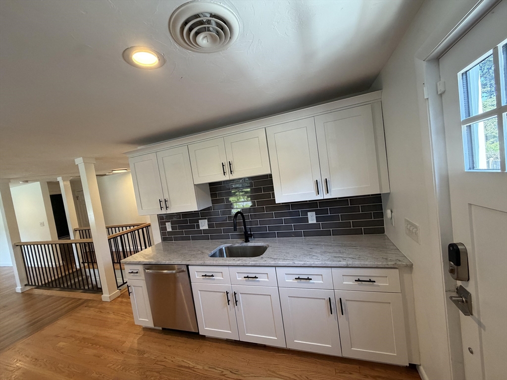 8 Fairbrook Road Framingham, MA 01701 - Photo 7 of 42