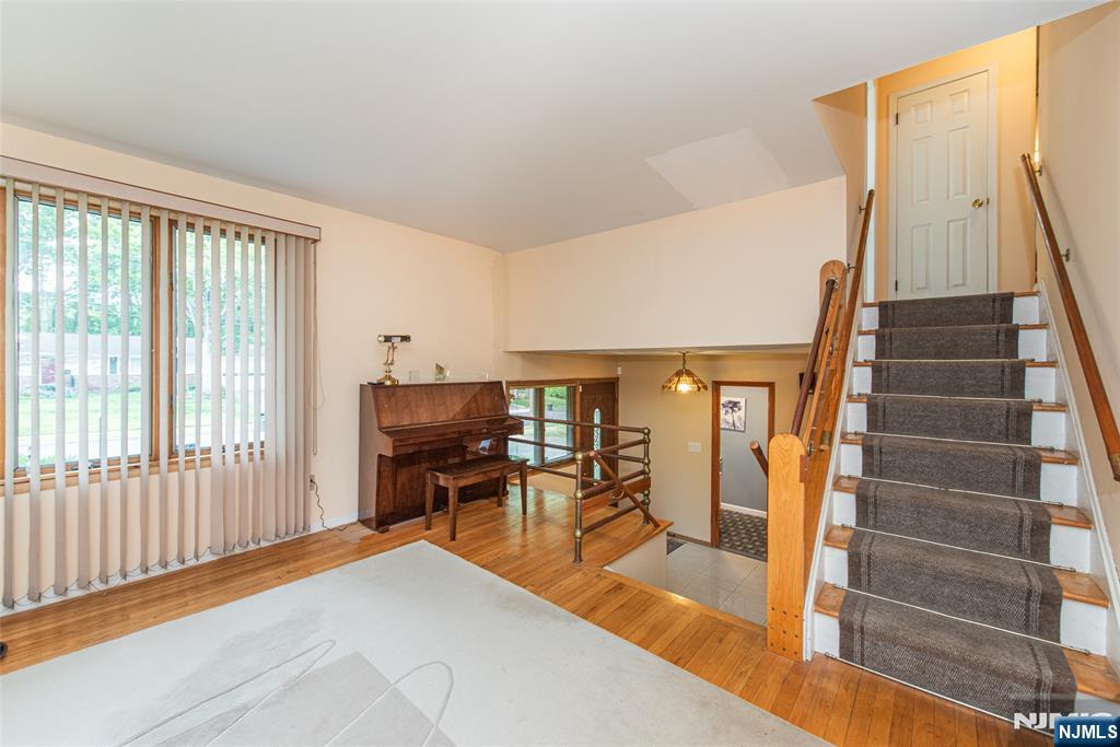 12 Abbott Road Wayne, NJ 07470 - Photo 3 of 49