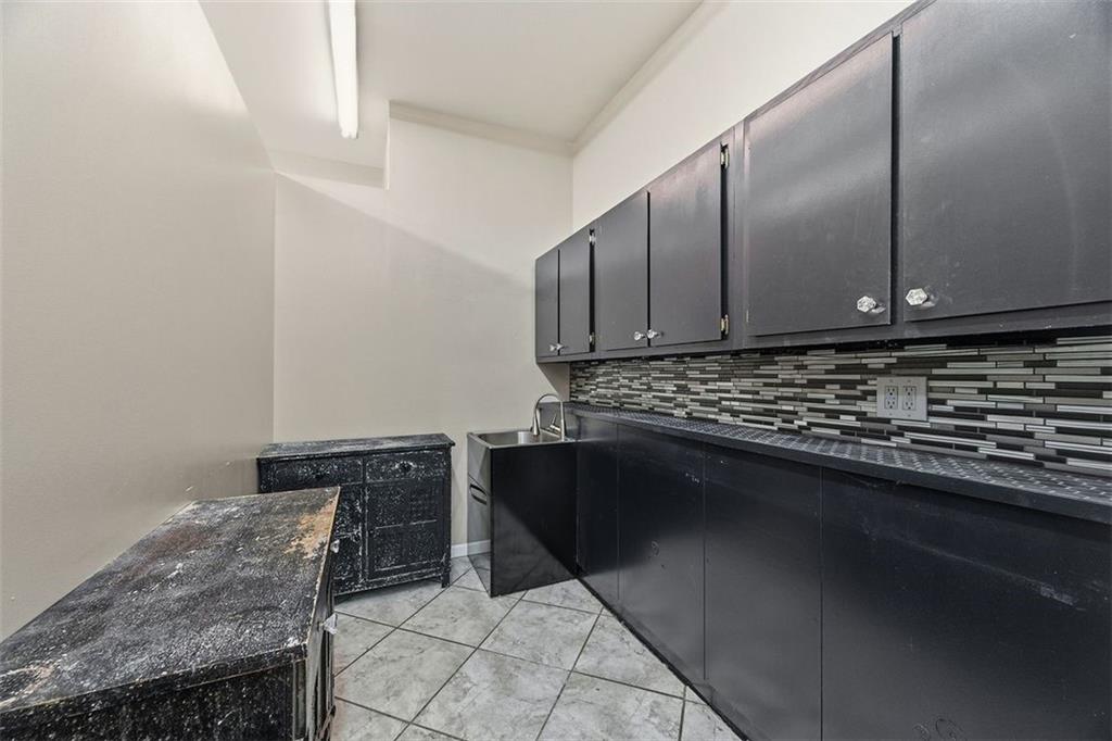 2909 Brownsville Road Pittsburgh, PA 15227 - Photo 24 of 40