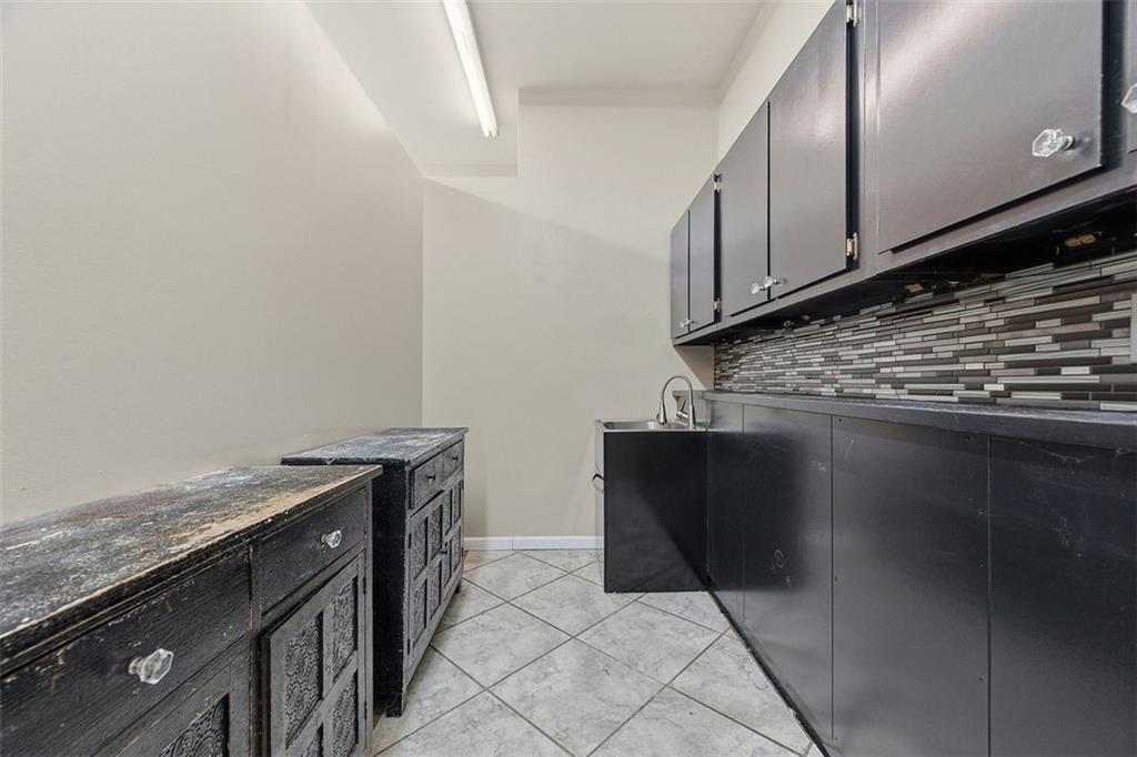 2909 Brownsville Road Pittsburgh, PA 15227 - Photo 25 of 40