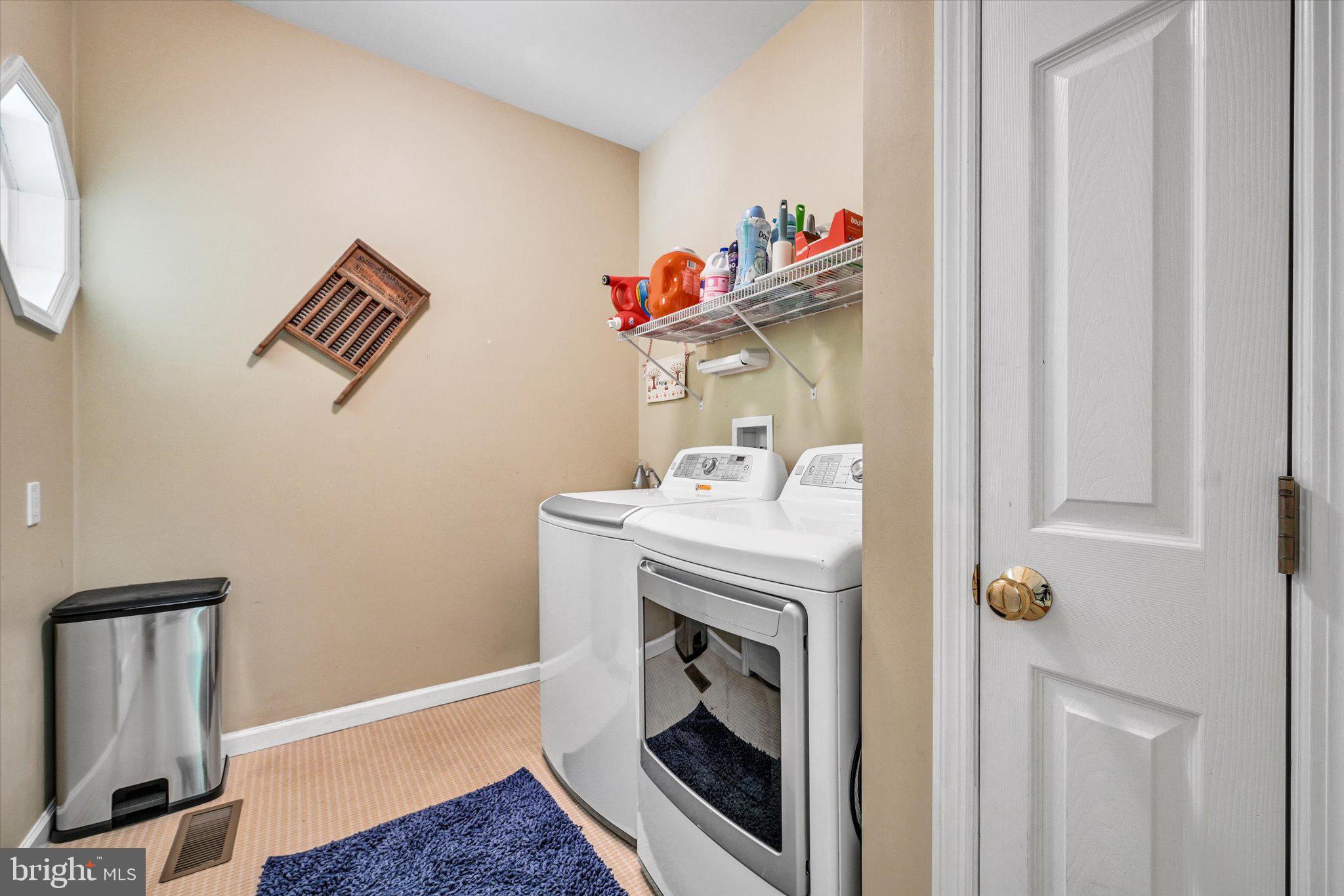 190 Mountain Road Denver, PA 17517 - Photo 27 of 59 Laundry Room